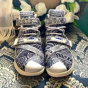 Nike Lebron soldier 9 Lmtd “freegums” mens sneakers- Size 10.5